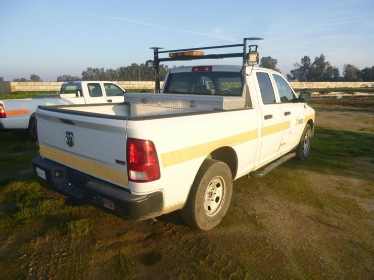 2015-dodge-1500-image-3