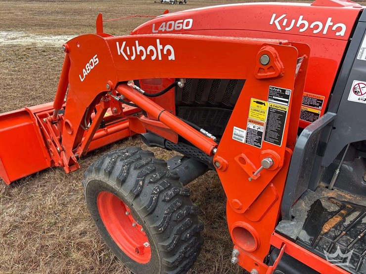 2025-kubota-l4060d-42hp-4wd-utility-loader-tractor-image-13