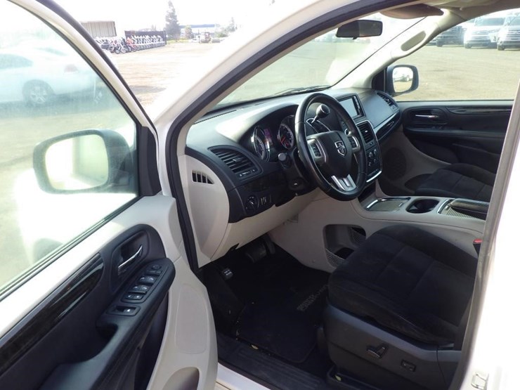 2013-dodge-grand-caravan-image-5