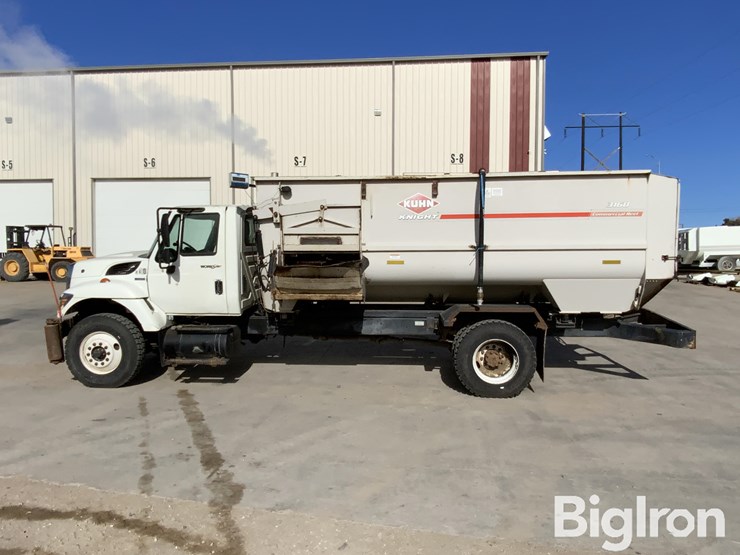 2009-international-7300-image-8