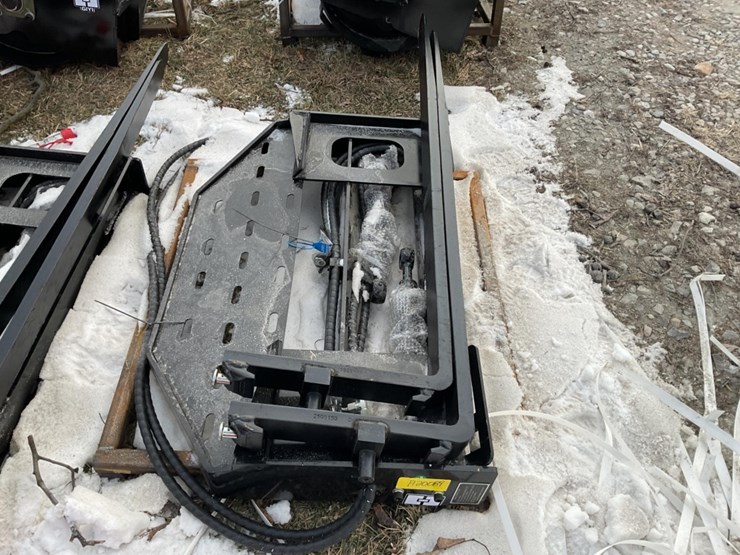 skid-steer-side-shift-fork-sf60,-2645-lbs-capacity,-60-inch-length-image-3