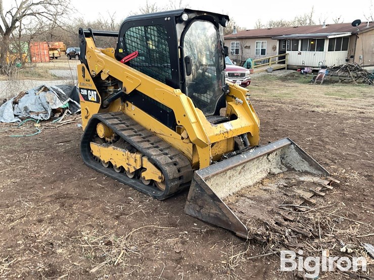 2016-caterpillar-259d-image-3