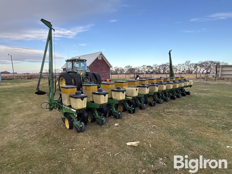 john-deere-7200-image-15