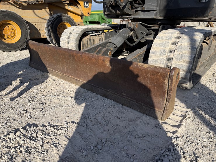 2019-case-cx57c-image-25