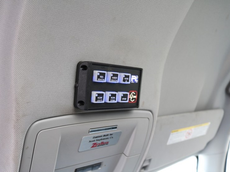 2019-chevrolet-6500-image-16