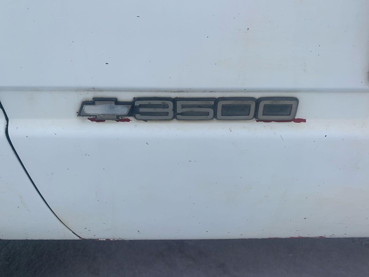 1999-chevrolet-3500-image-40