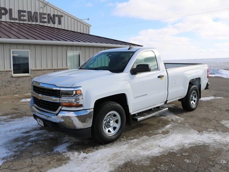 2016-chevrolet-1500-image-2