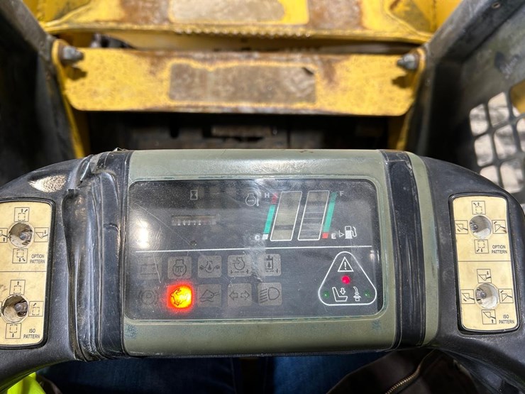 komatsu-ck30-skid-steer-loader-image-20