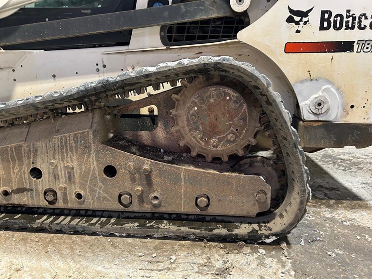 2016-bobcat-t870-image-18