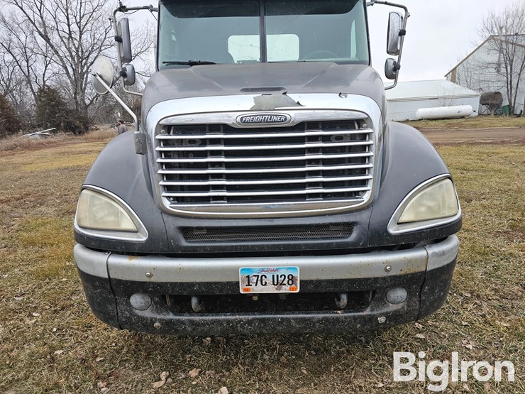 2003-freightliner-columbia-120-image-19
