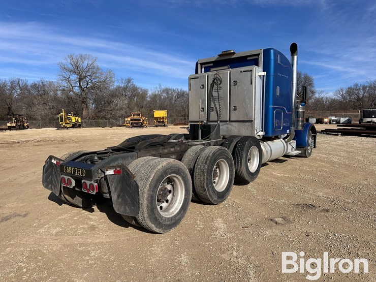 2002-peterbilt-379-image-5