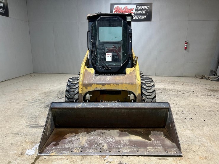 2015-caterpillar-226b3-image-7