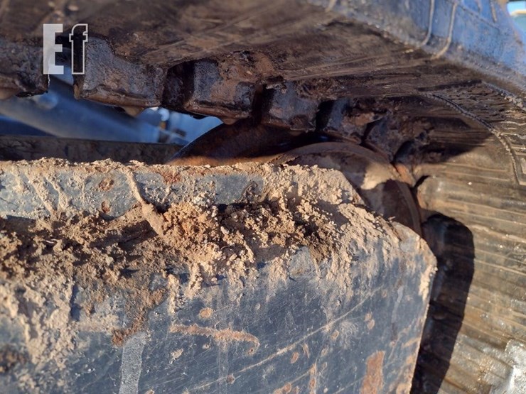 2013-deere-35d-image-40