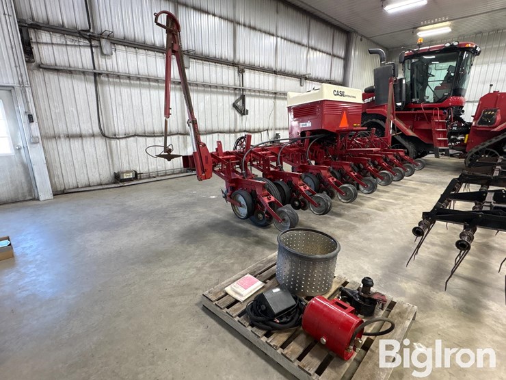 international-900-cyclo-air-image-15