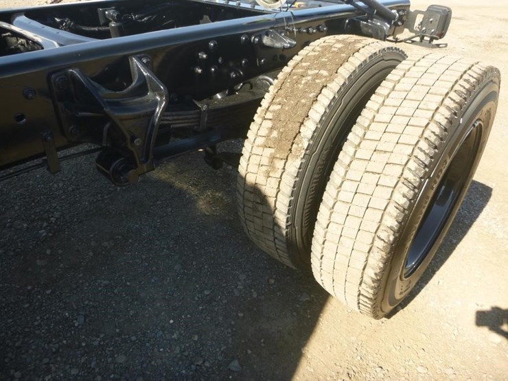 2023-chevrolet-silverado-5500hd-image-23