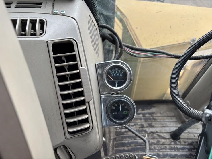 2003-john-deere-7220-image-26