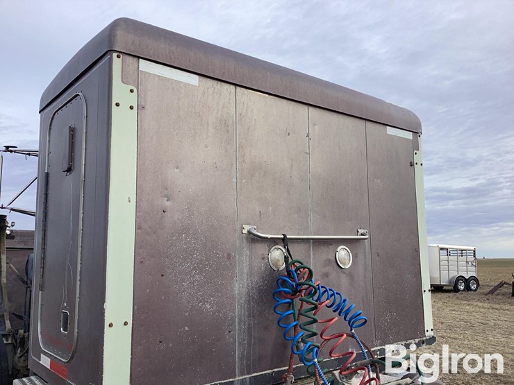 1992-peterbilt-378-image-12