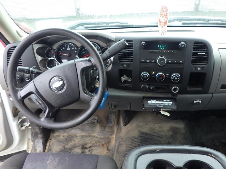 2014-chevrolet-3500hd-image-9