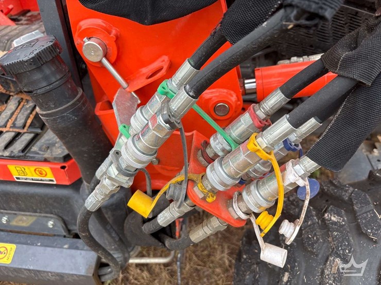 2025-kubota-l4060d-42hp-4wd-utility-loader-tractor-image-15