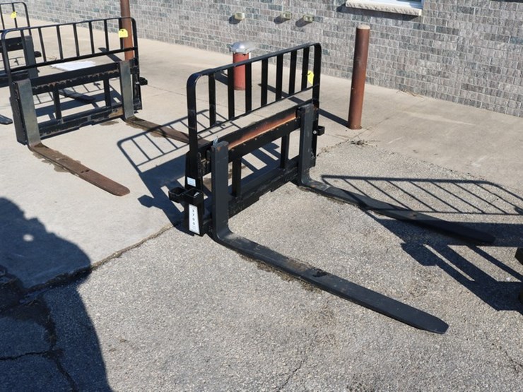 #4164-•-walco-48"-pallet-forks-image-2