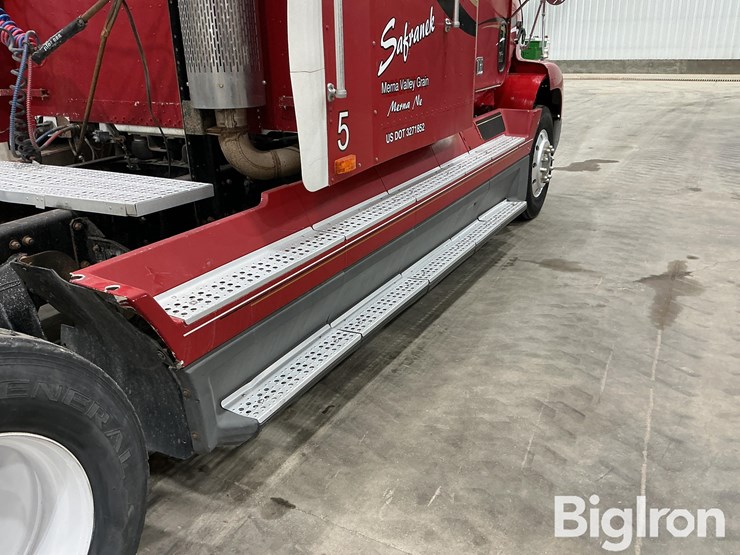 1995-freightliner-fld112-image-9