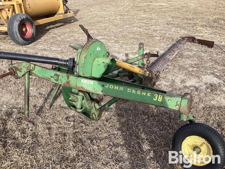john-deere-38-image-8