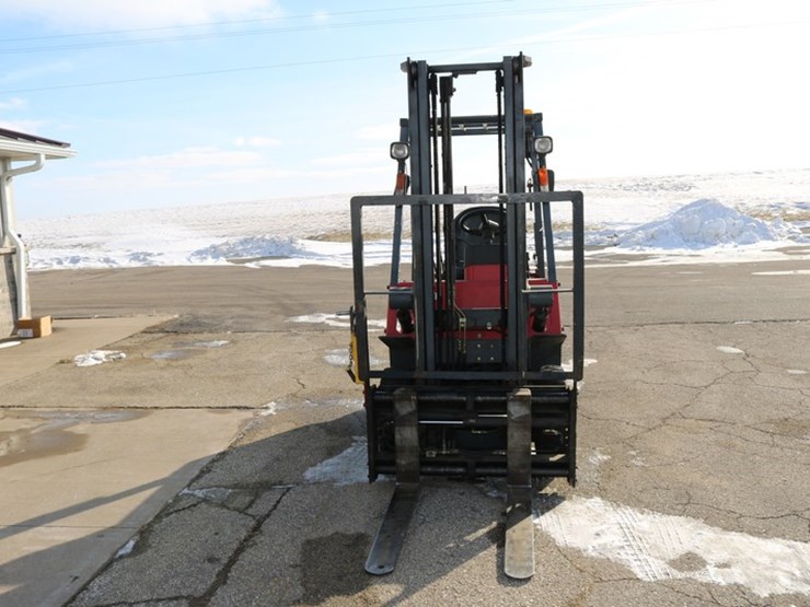 #4112-•-nissan-high-power-18-forklift-image-3