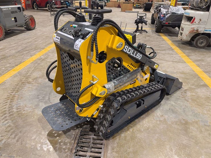 2025-sdlanch-sdll60-mini-skid-steer-image-5