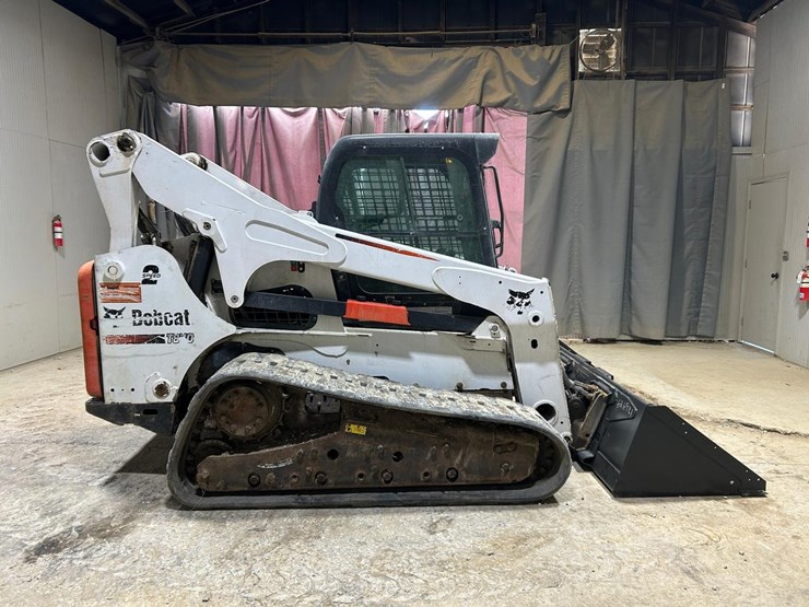 2015-bobcat-t870-image-5
