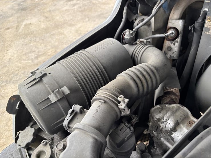 2005-nissan-mcpl02a25lv-image-28