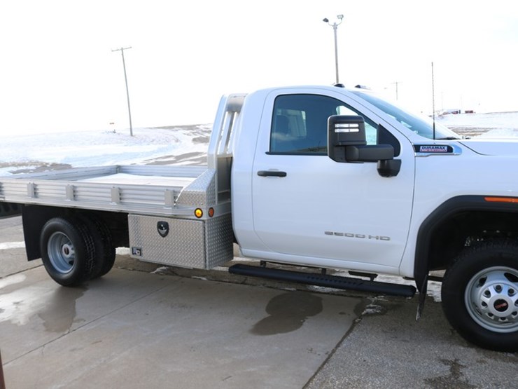 2022-gmc-5500-image-5