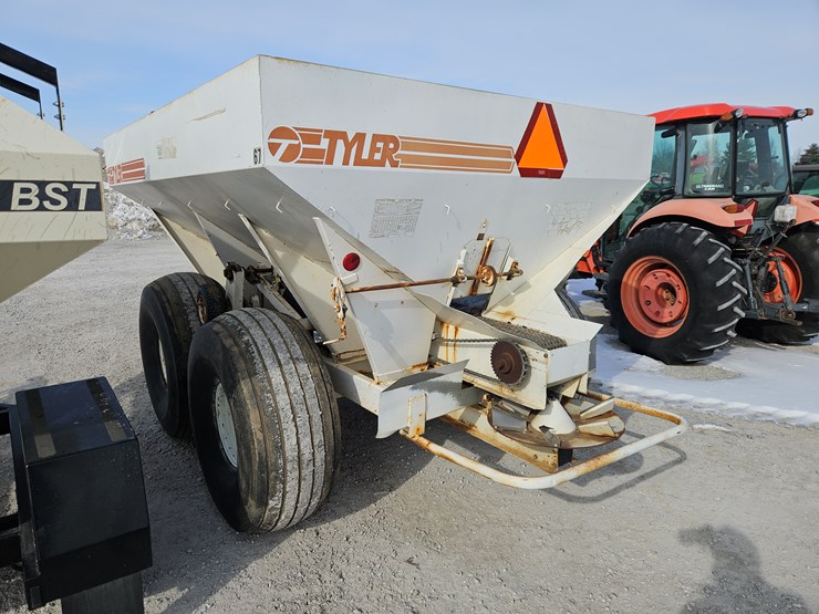 #205094-•-tyler-fertilizer-spreader-image-5