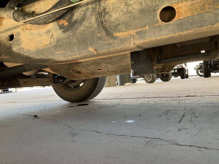 2012-chevrolet-silverado-2500-image-25