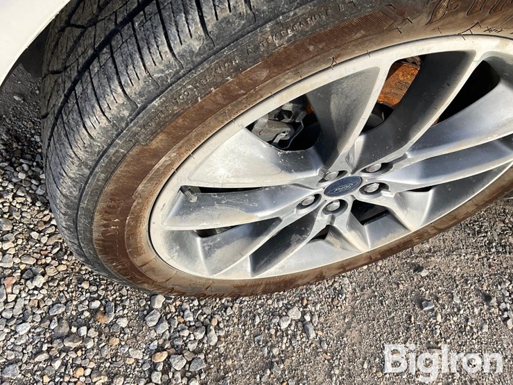 2016-ford-edge-titanium-image-19