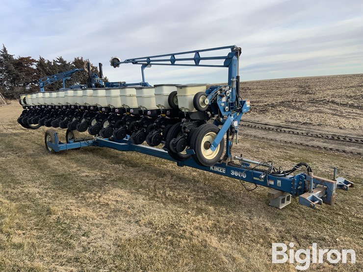 2005-kinze-3600-image-3