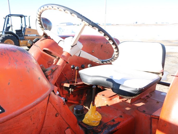 #4167-•-allis-chalmers-d17-loader-tractor-image-8