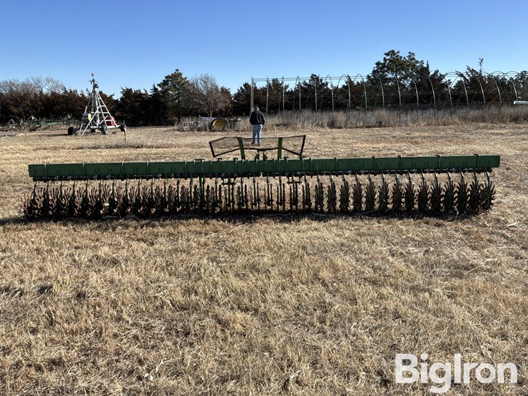 john-deere-e0400-3-pt-rotary-hoe-image-6