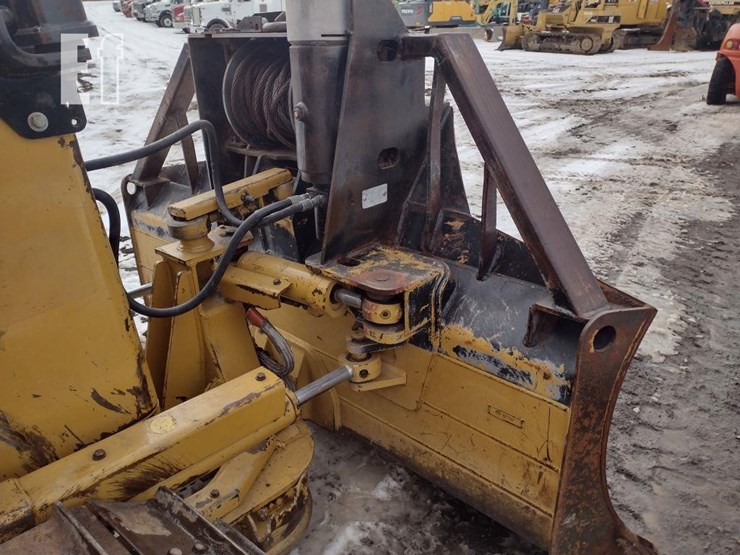 2005-caterpillar-d4g-xl-image-21