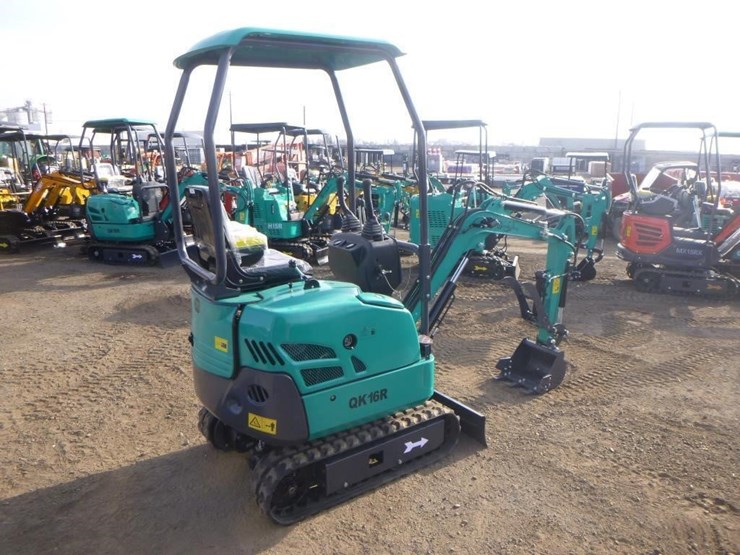 2025-agt-qk16r-hydraulic-excavator-image-3