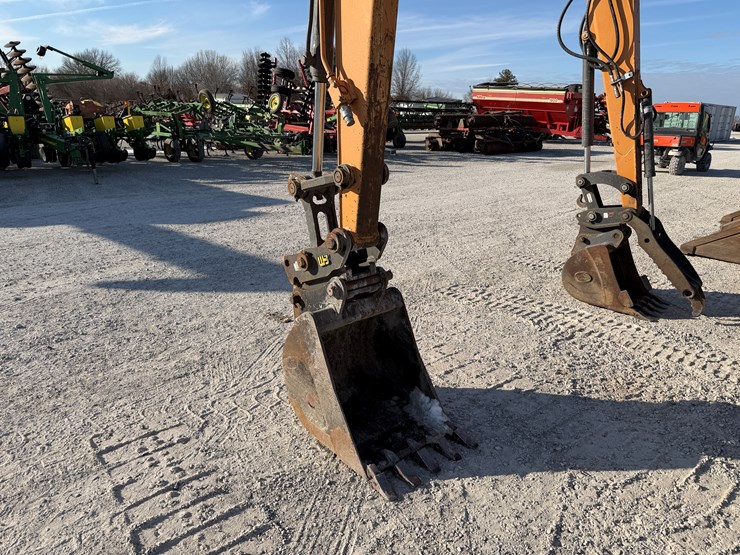 2019-case-cx80c-image-26