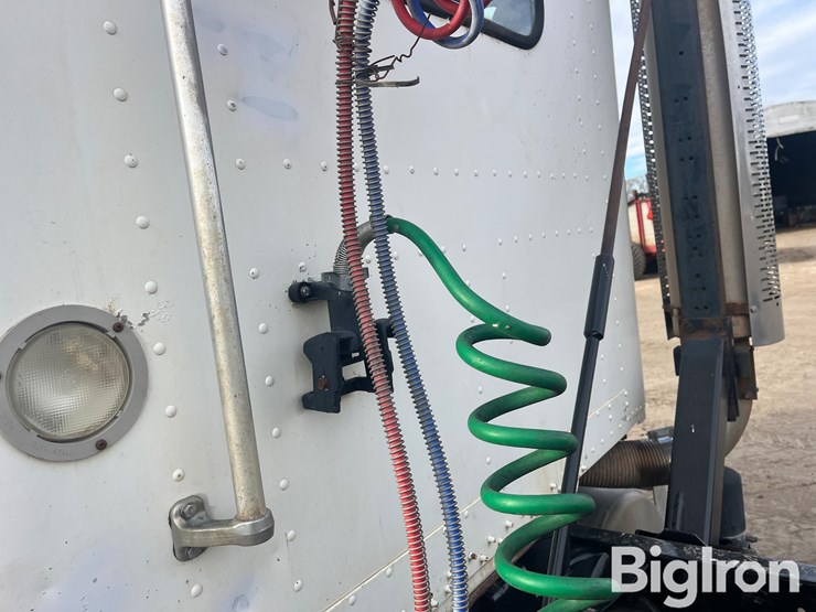 1995-freightliner-fld120-image-20