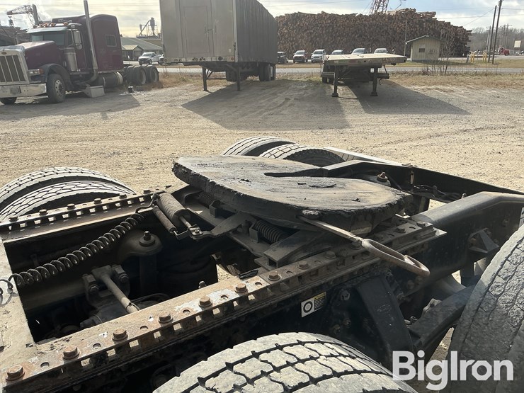 2005-peterbilt-379-image-17