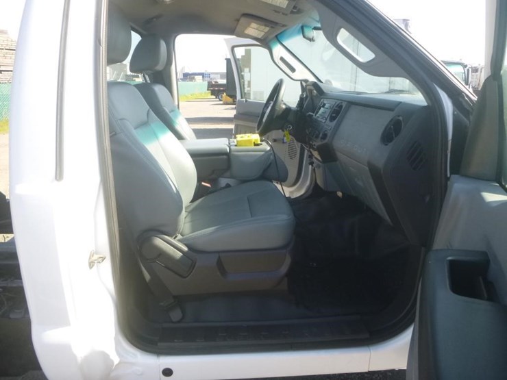 2011-ford-f450-image-13