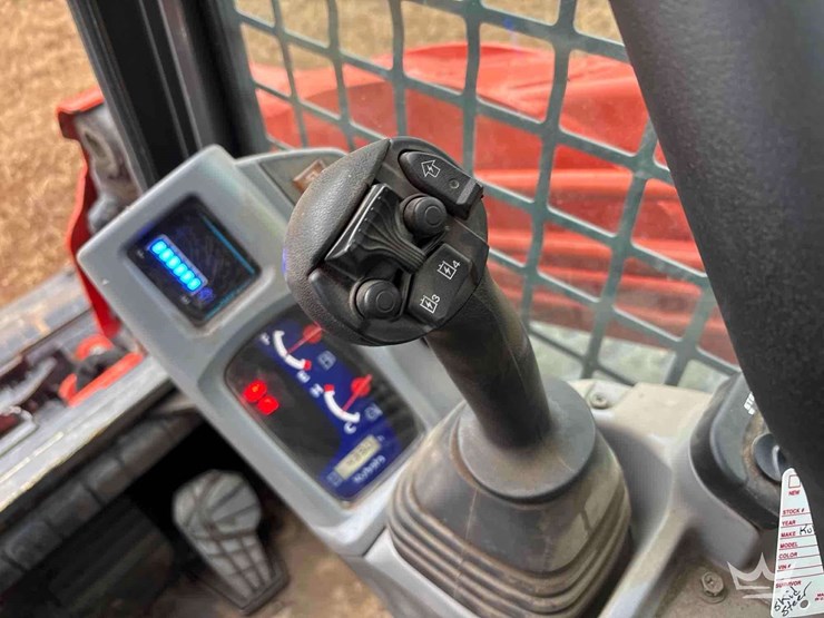 2024-kubota-svl97-2-image-21