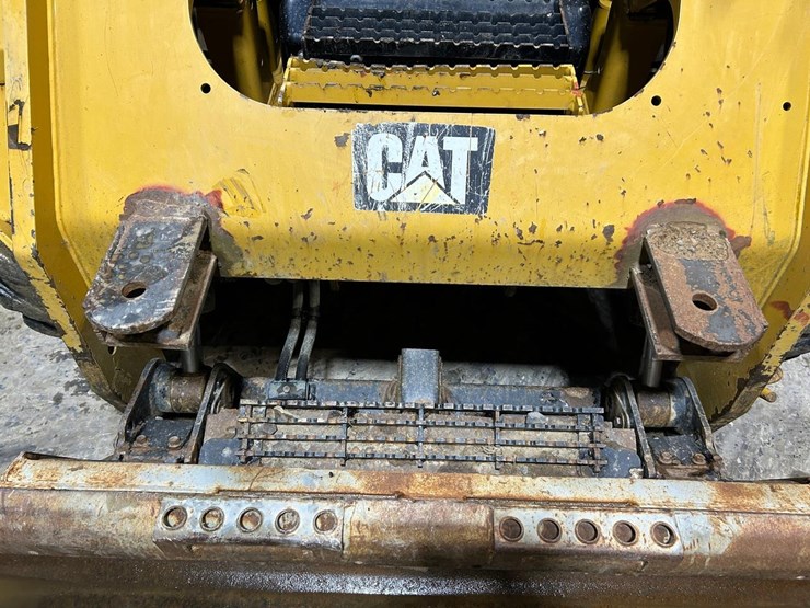 2016-caterpillar-246d-image-10