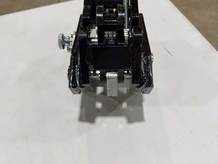 sdlanch-mini-excavator-quick-attach-image-4