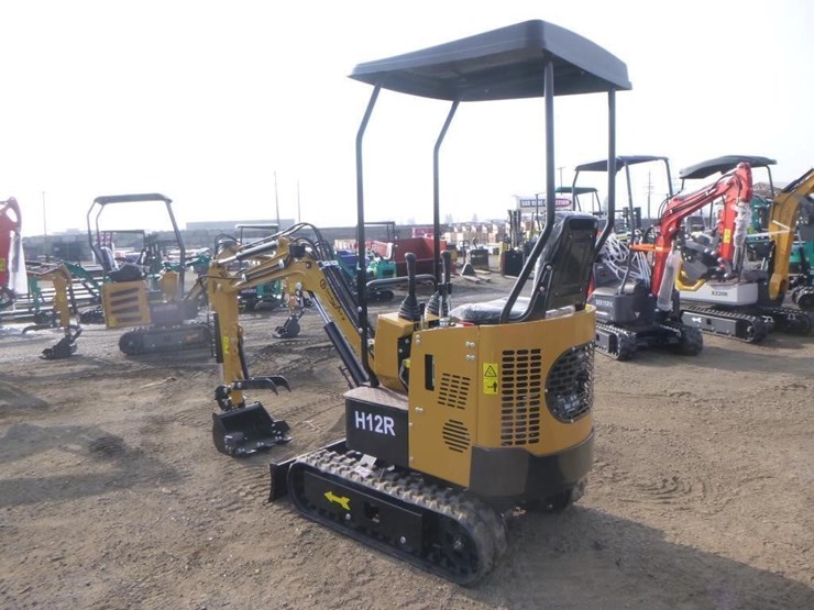 agt-h12r-hydraulic-excavator-image-4