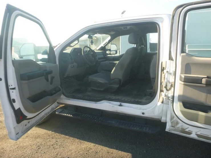 2017-ford-f350-image-11