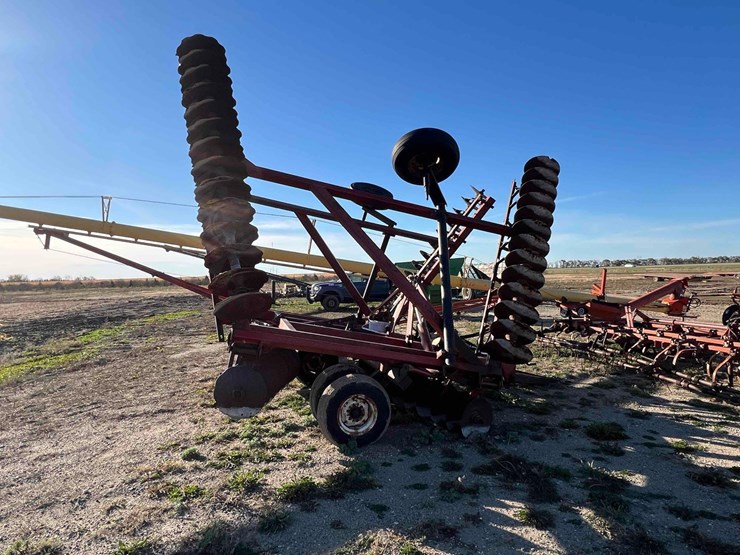 international-490-image-3