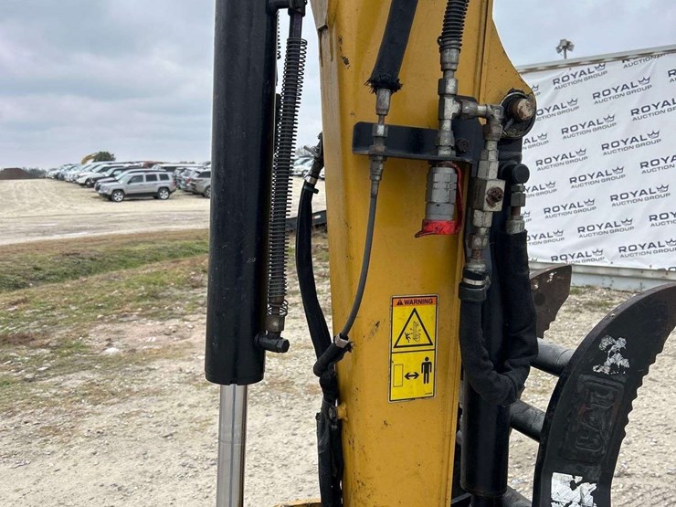 caterpillar-303-image-21